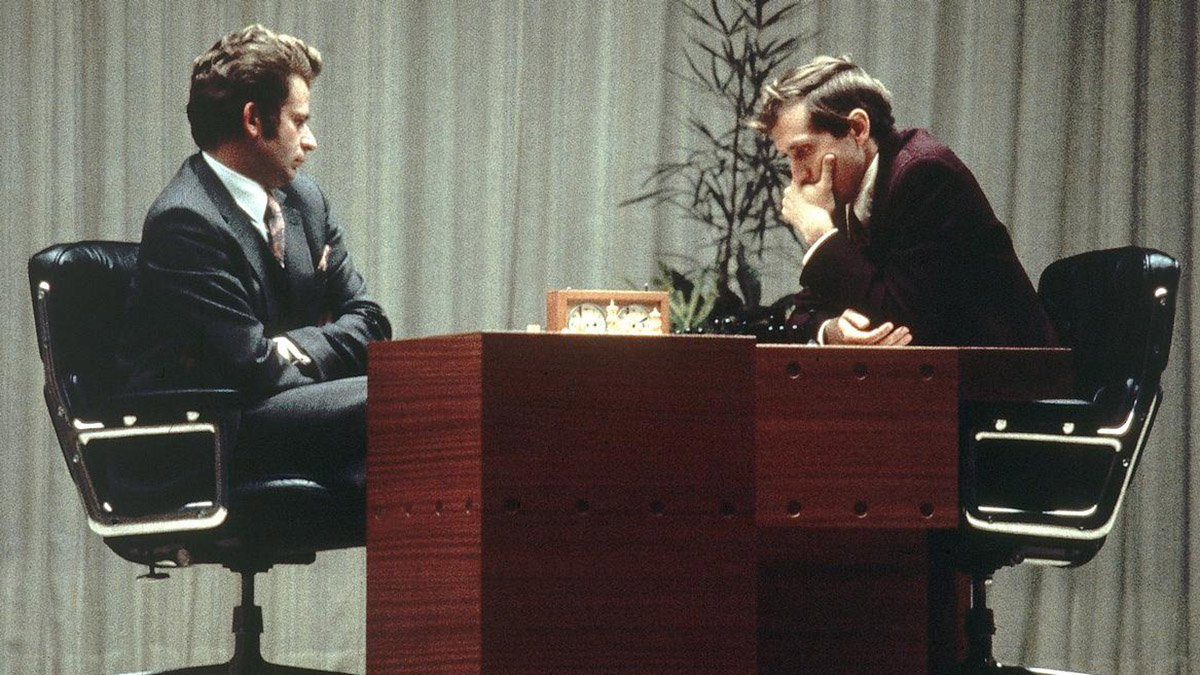 Le Match du Siècle entre le soviétique Boris Spassky et l’américain Bobby Fischer, lors du championnat du monde d’échecs tenu en Islande en 1972. Photo: J. Walter Green/AP/Picture Alliance.