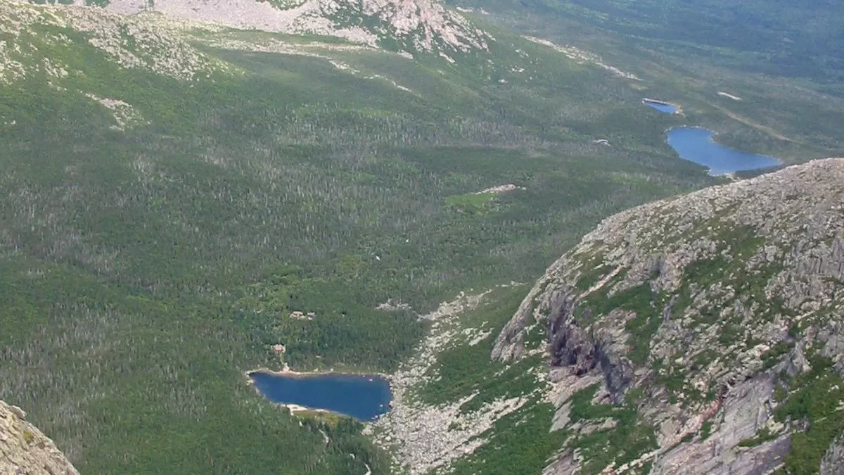 Le pied du mont Katahdin vu depuis le Knife Edge Trail