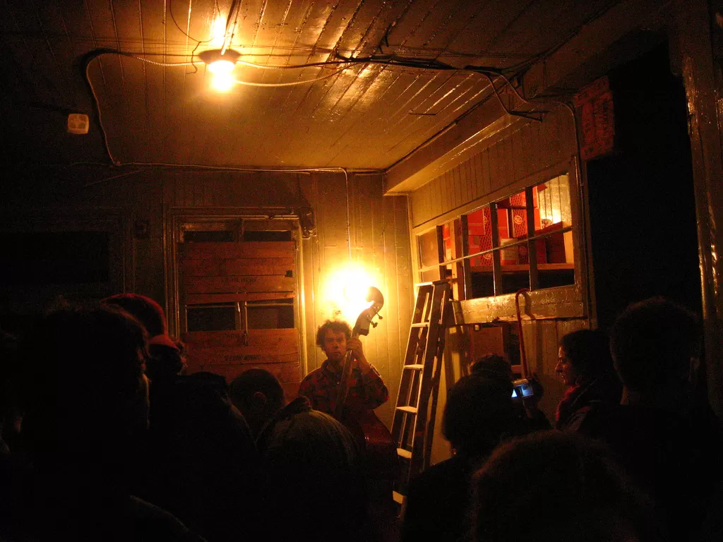 Concert bénéfice dans le commerce P. Gillman