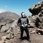 Sympathique personnage rencontré au pic d’Orizaba. Le Grand télescope millimétrique est visible en arrière-plan.