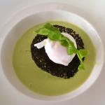 L’œuf poché sur velouté de courgettes de la Brasserie des Confluences